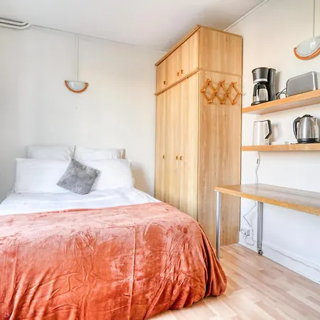 Terrace And Comfort – Austerlitz Apartment
