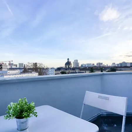 Terrace And Comfort – Austerlitz Apartment
